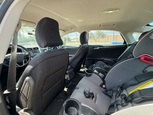Used 2016 Ford Fusion SE w/ Equipment Group 201A FWD image 11