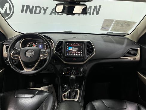 Used 2017 Jeep Cherokee Limited AWD/4WD image 18
