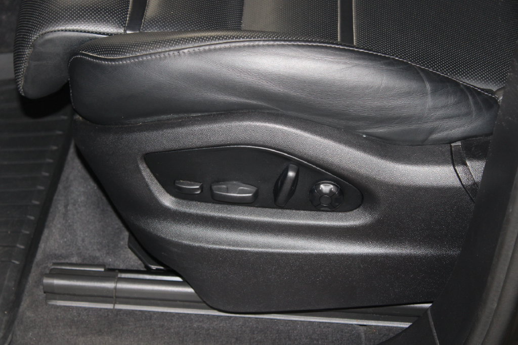 Used 2024 Porsche Cayenne Coupe AWD/4WD image 19