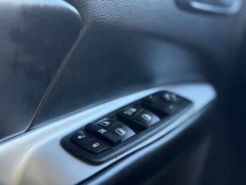 Used 2014 Dodge Journey SXT image 26