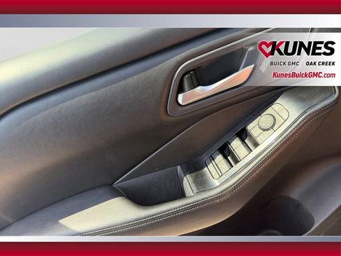 Used 2025 Nissan Rogue SV AWD/4WD image 21