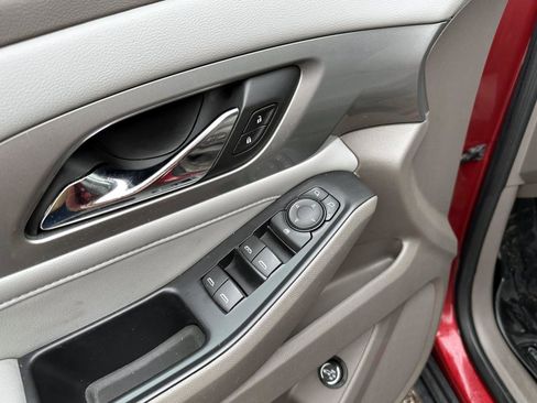 Used 2018 Chevrolet Traverse LT image 15