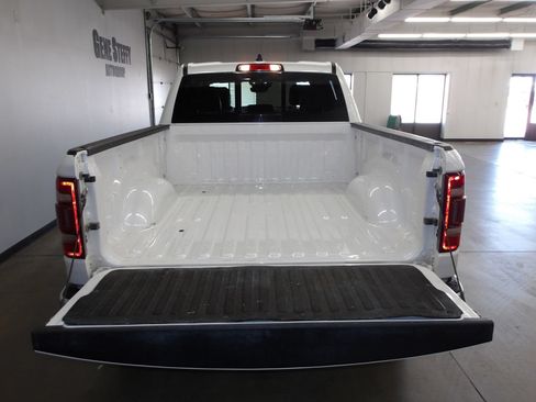 Used 2024 RAM 1500 Laramie AWD/4WD image 19