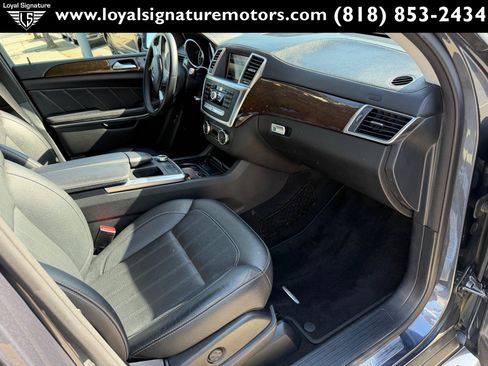 Used 2014 Mercedes-Benz GL 450 4MATIC image 35