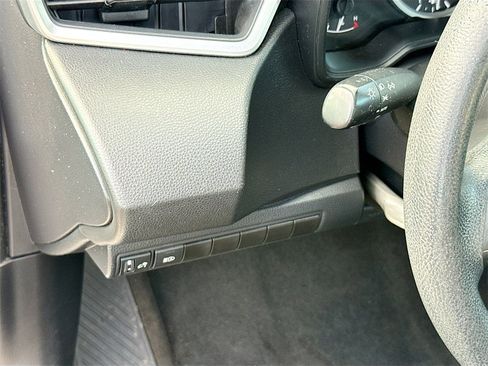 Used 2021 Toyota Corolla LE image 11