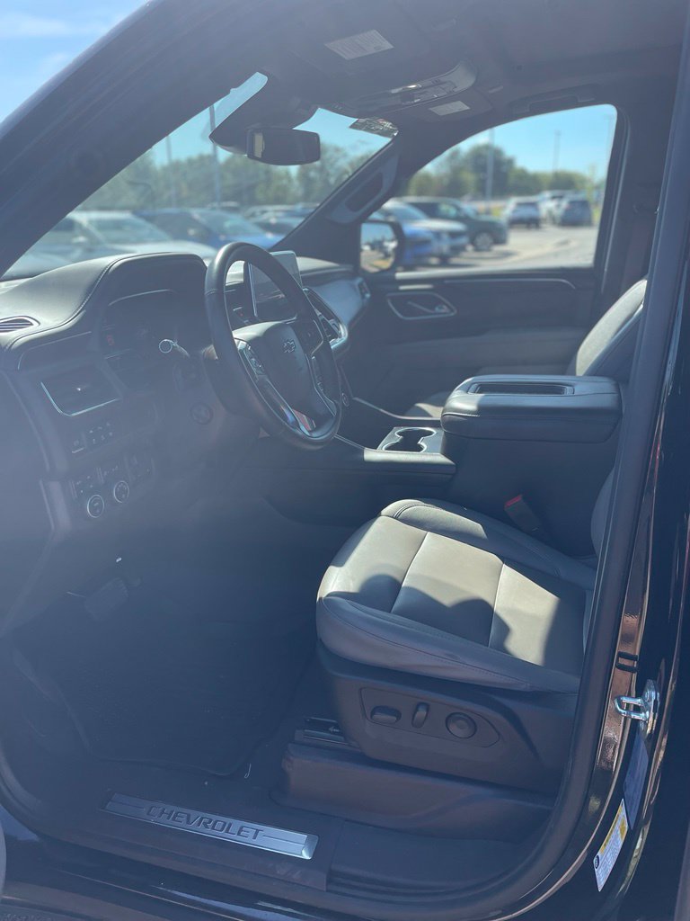 Used 2023 Chevrolet Tahoe Z71 w/ Z71 Off-Road Package AWD/4WD image 9