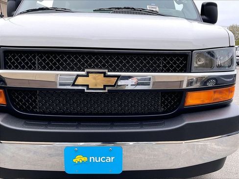 Used 2025 Chevrolet Express 3500 LT w/ LT Preferred Equipment Group RWD image 30