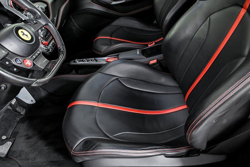 Used 2022 Ferrari F8 Tributo RWD image 22