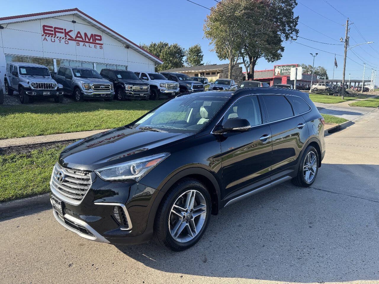 Used 2017 Hyundai Santa Fe Limited AWD/4WD image 1