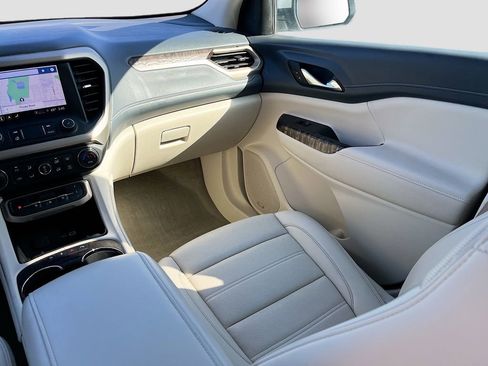 Used 2022 GMC Acadia Denali w/ Denali Ultimate Package AWD/4WD image 25