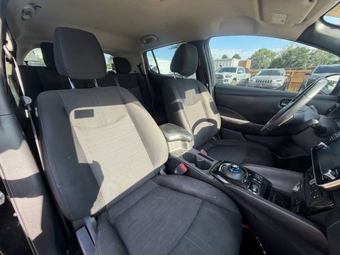 Used 2018 Nissan Leaf SV w/ Protection Package FWD image 5