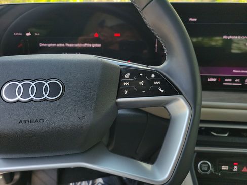 Certified 2025 Audi Q5 Prestige AWD/4WD image 30