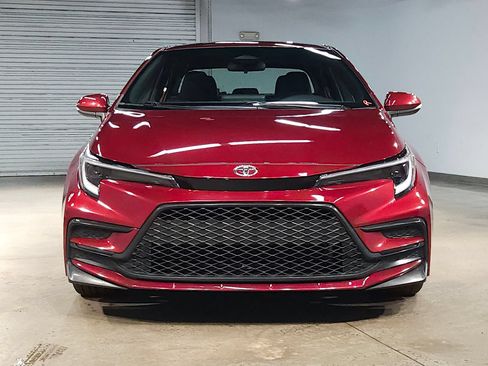 Used 2025 Toyota Corolla SE FWD image 2