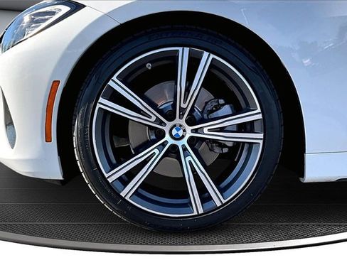 Used 2021 BMW 430i Coupe w/ Convenience Package image 33