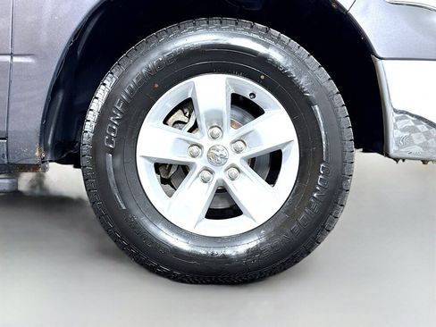 Used 2018 RAM 1500 Classic SLT AWD/4WD image 43