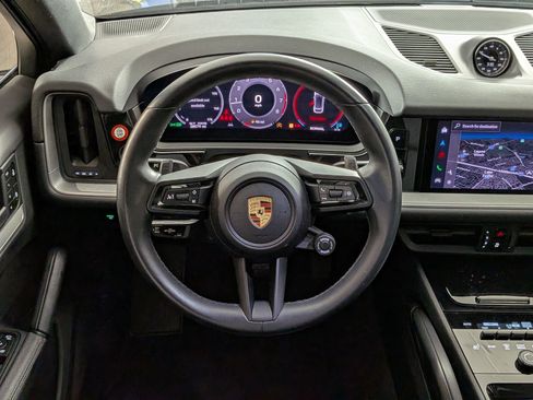 Certified 2024 Porsche Cayenne Coupe AWD/4WD image 13