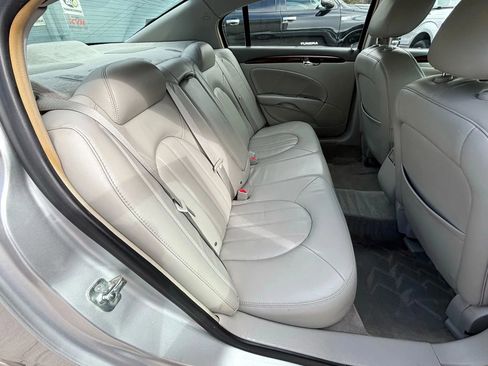 Used 2009 Buick Lucerne CXL image 17