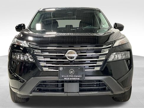 Used 2025 Nissan Rogue SV AWD/4WD image 2