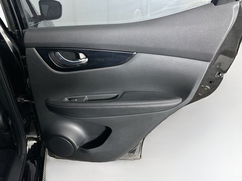 Used 2017 Nissan Rogue Sport SV w/ SV All-Weather Package FWD image 27