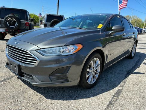 Used 2020 Ford Fusion SE FWD image 2
