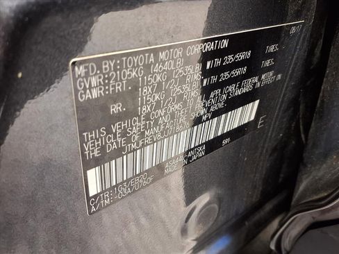 Used 2018 Toyota RAV4 SE image 23