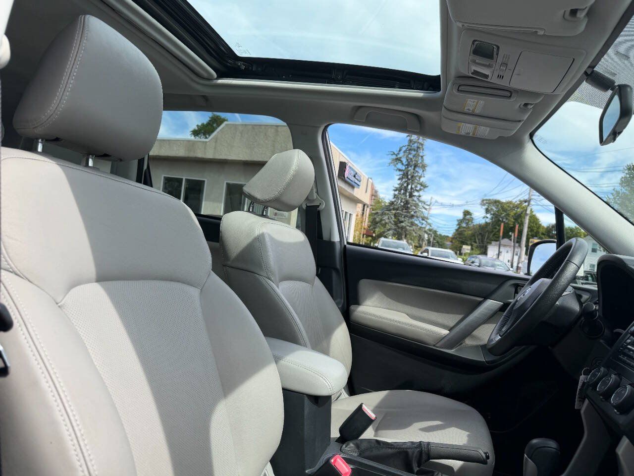Used 2015 Subaru Forester 2.5i Limited AWD/4WD image 29