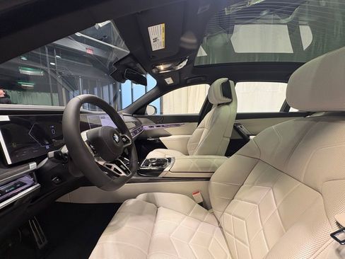 New 2026 BMW 760i xDrive w/ Premium Package AWD/4WD image 15