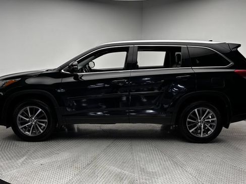 Used 2019 Toyota Highlander XLE w/ Protection Package #3 AWD/4WD image 4