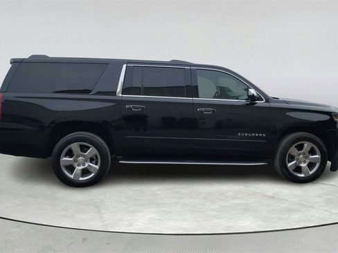 Used 2017 Chevrolet Suburban Premier image 7