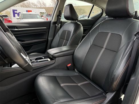 Used 2024 Nissan Altima 2.5 SR image 21