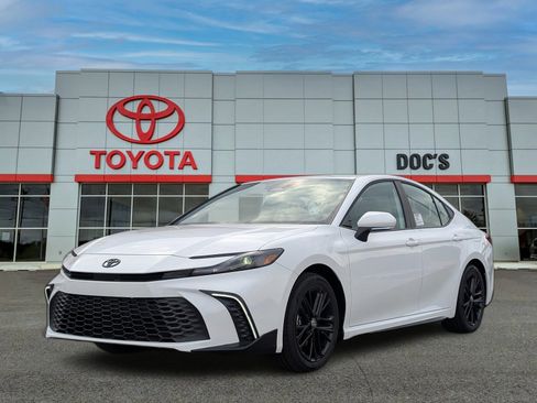 New 2026 Toyota Camry SE image 1