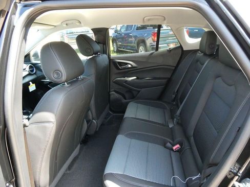 New 2026 Chevrolet Trax LT w/ LT Convenience Package FWD image 14