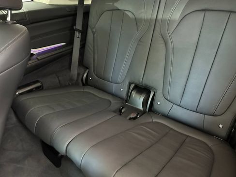 Used 2019 BMW X7 xDrive50i w/ Premium Package AWD/4WD image 14