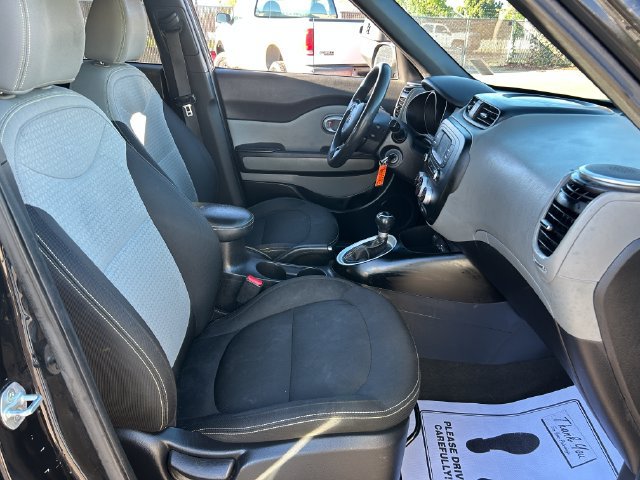 Used 2016 Kia Soul + FWD image 30
