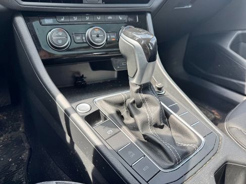Used 2022 Volkswagen Jetta SE FWD image 16