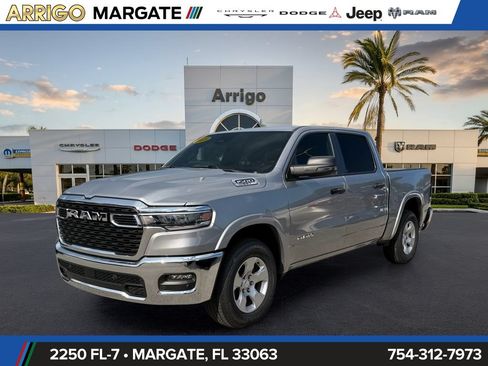 Used 2025 RAM 1500 Big Horn AWD/4WD image 3