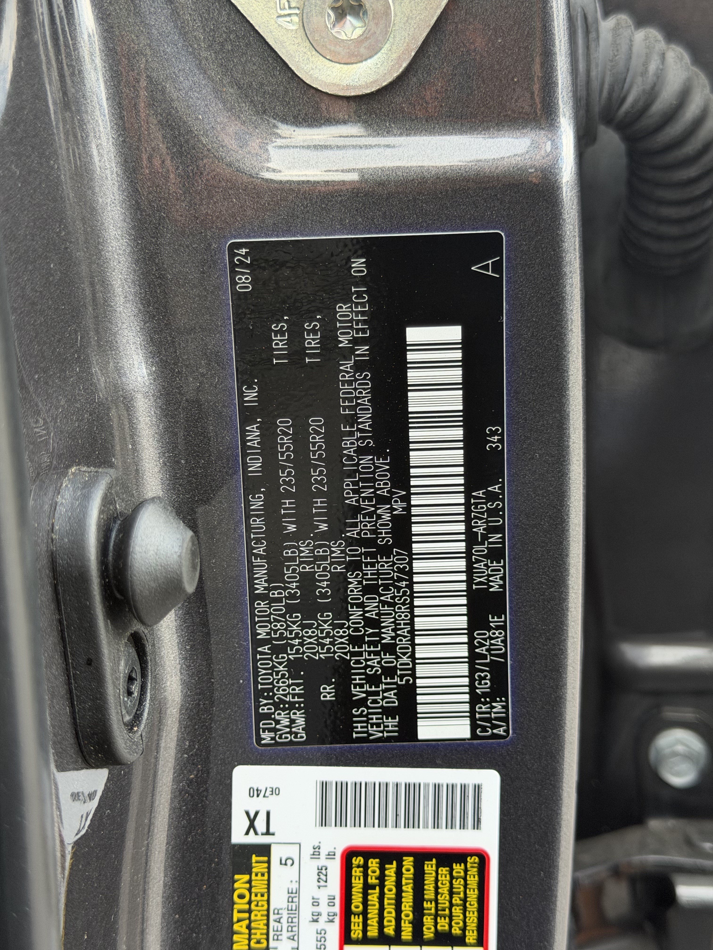 Used 2024 Toyota Highlander Platinum FWD image 35