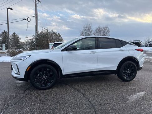 Used 2024 Buick Envista Sport Touring w/ Convenience I Package image 6