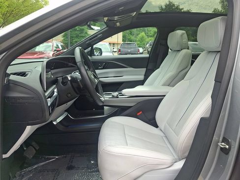 Used 2024 Cadillac Lyriq Sport AWD/4WD image 13