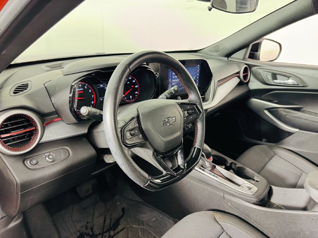 Used 2024 Chevrolet Trax RS w/ Driver Confidence Package FWD image 9