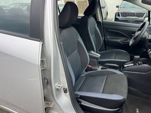 Used 2025 Nissan Versa SV FWD image 30