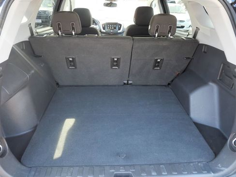 Used 2019 GMC Terrain SLE image 23