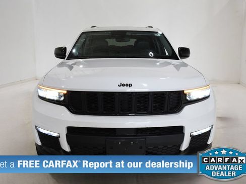 Used 2022 Jeep Grand Cherokee L Limited w/ Black Appearance Package AWD/4WD image 2