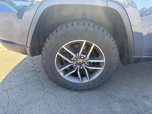 Used 2020 Jeep Grand Cherokee Limited AWD/4WD image 10