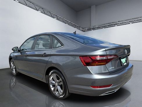 Used 2019 Volkswagen Jetta R-Line w/ R-Line Cold Weather Package FWD image 5