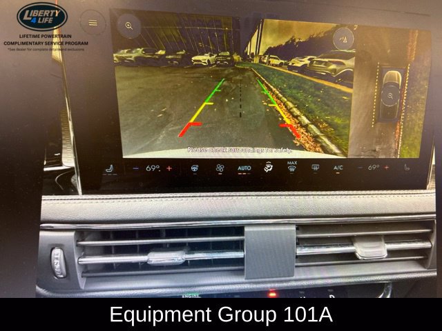 Used 2023 Lincoln Corsair AWD w/ Equipment Group 101A image 23