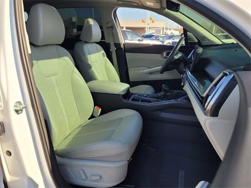 Used 2025 Kia Sorento EX w/ Panoramic Sunroof Package image 15