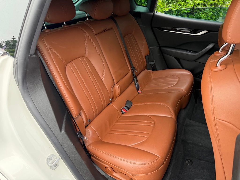 Used 2022 Maserati Levante GT AWD/4WD image 40