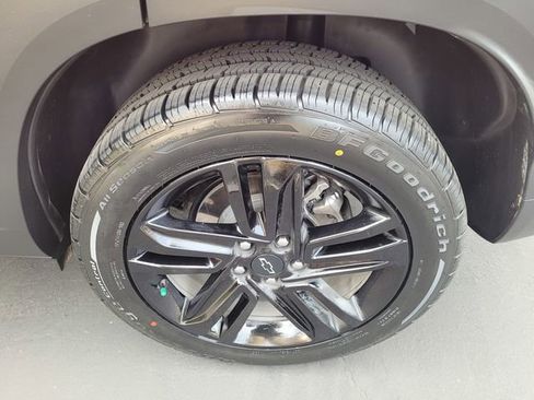 Used 2024 Chevrolet Trax ACTIV w/ Sunroof Package image 27