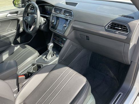 Used 2024 Volkswagen Tiguan SE R-Line image 43